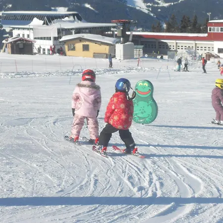 霍特度假公寓 齐勒河谷采尔