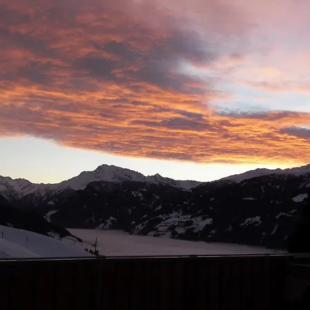 霍特度假公寓 *